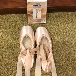 Brand new sewn Suffolk Spotlight pointe shoes
